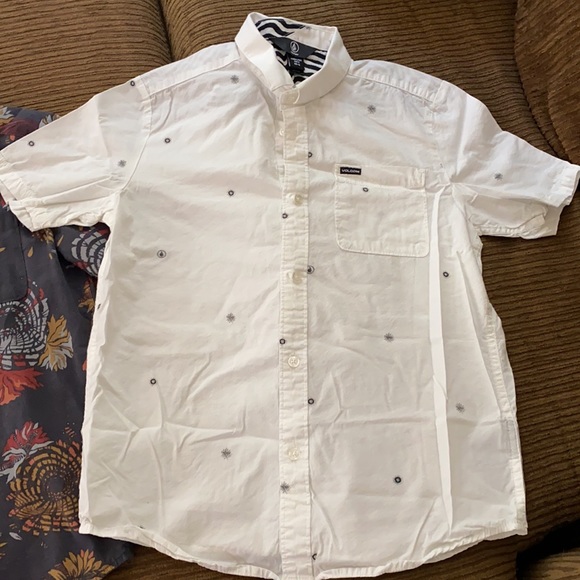 Two Volcom button down cotton shirt ( size 12) - Picture 2 of 8